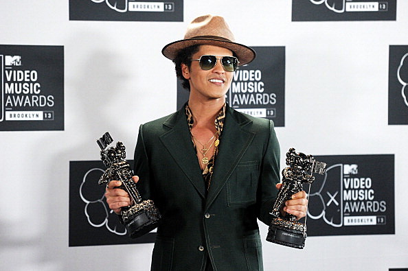 Bruno Mars poses with awards at the 2013 MTV Video Music Awards Bruno Mars poses with awards at the 2013 MTV Video Music Awards