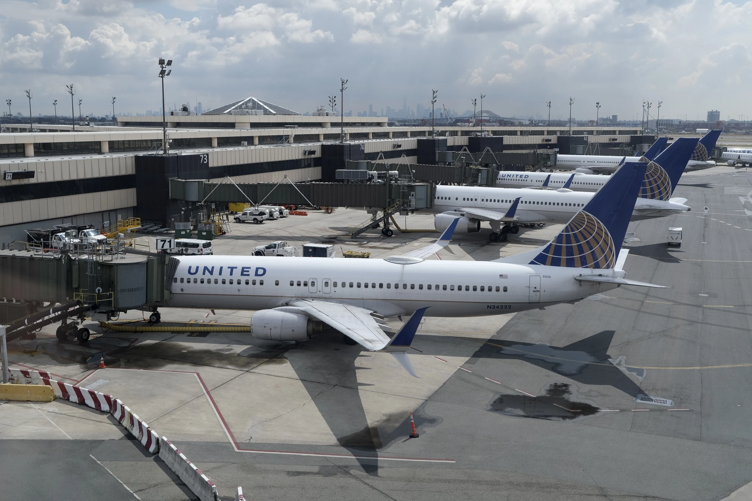 United cuts flights at Newark, NJ airport as cancellations mount