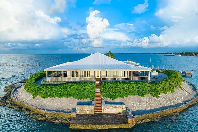 FL island retreat built by NJ doctor (Zillow via Wesley Williford, Frank Taylor Real Estate)