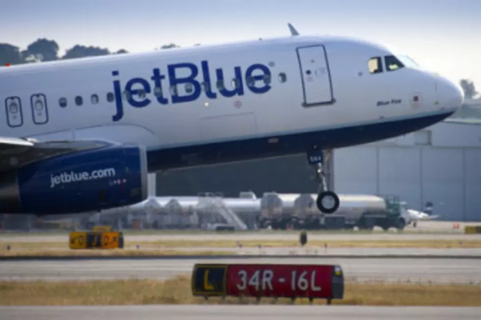 Plane Diverted to Newark After Lightning Strike