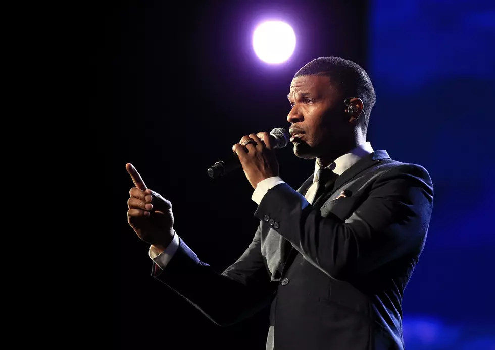 Oscar winner Jamie Foxx helps rescue driver from vehicle