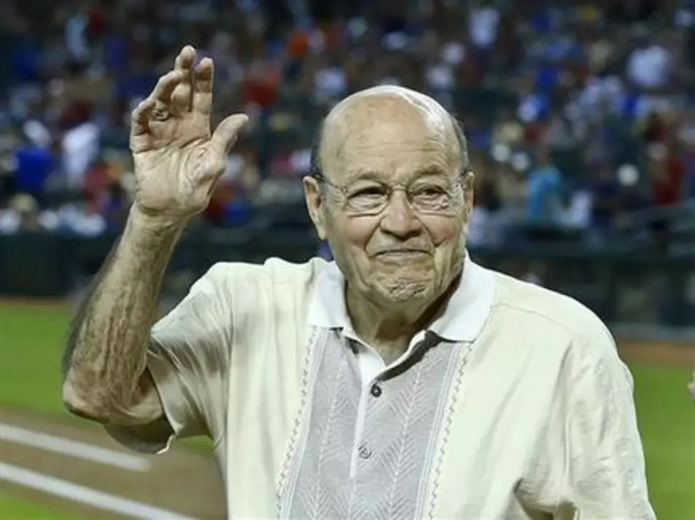 Joe Garagiola, ex-player turned glib broadcaster, dies at 90