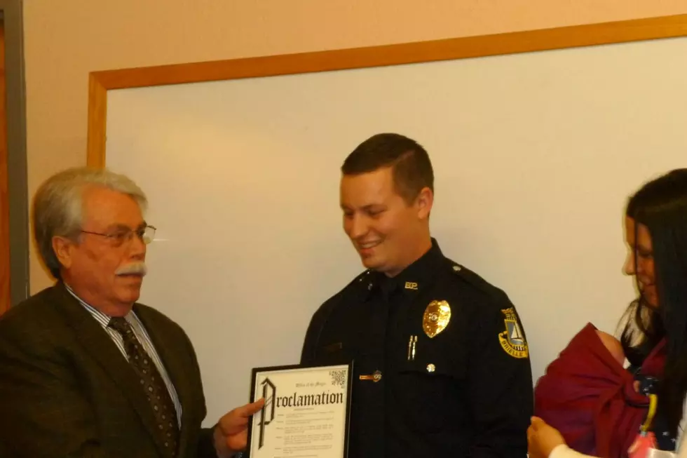 NJ hero cop charged with snooping on records of people he knew